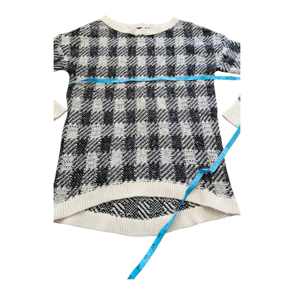 Express XS Long Sleeve Knit Plaid Sweater - Picture 6 of 8